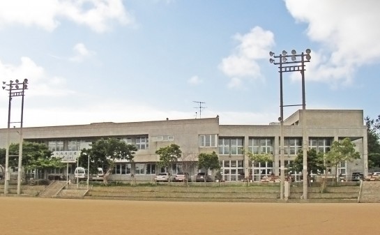 宜野湾市立普天間中学校校舎